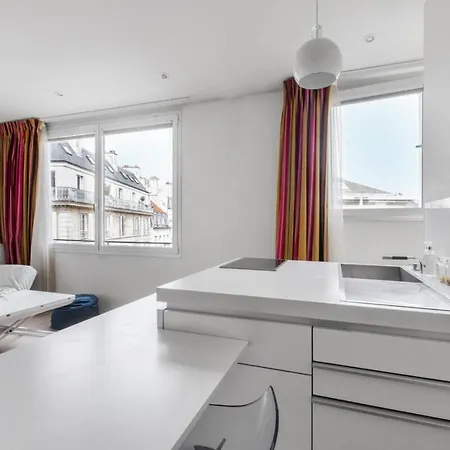 Modern In The Heart Of The Marais * Paris