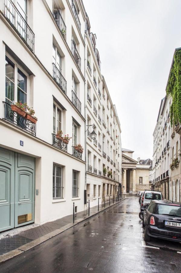 Apartment Modern In The Heart Of The Marais